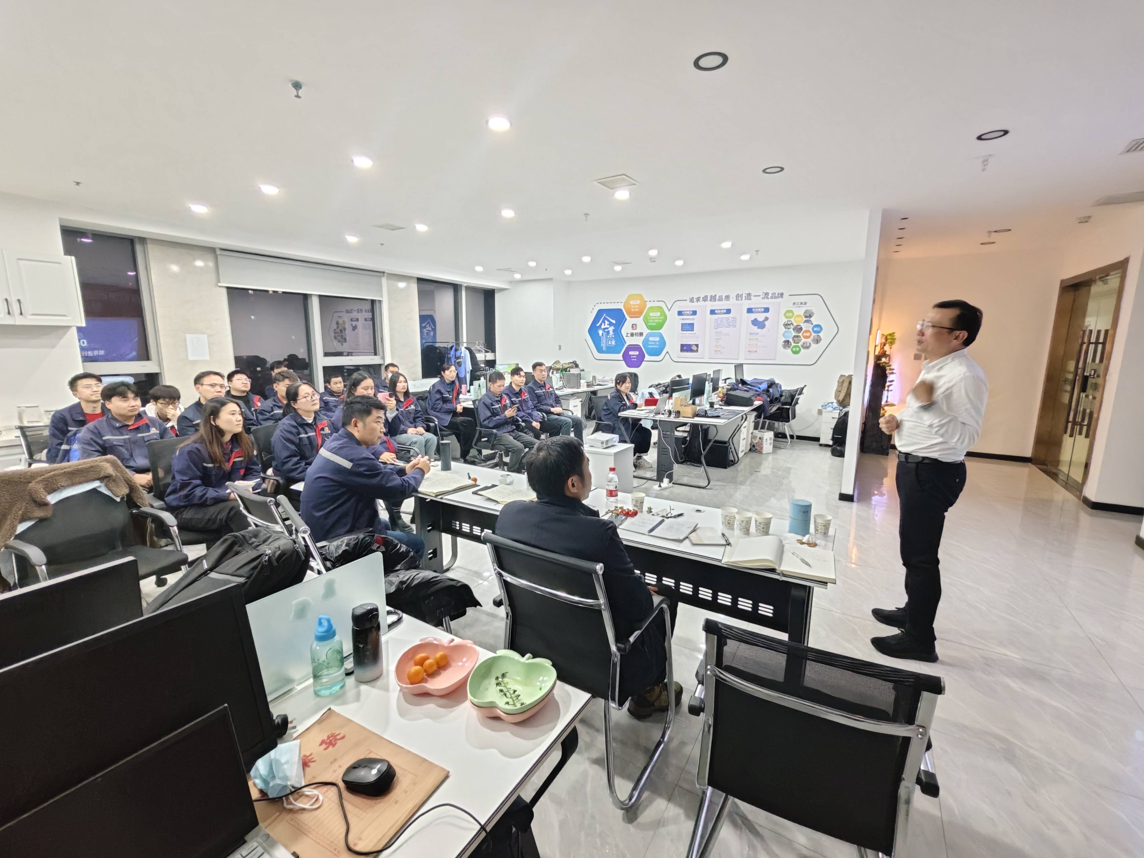 朱总进行工作指示(1)